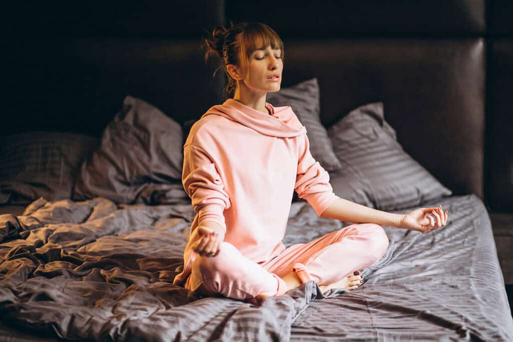 "Relaxing bedtime meditation for beginners, focusing on breathing and mindfulness while comfortably lying down."